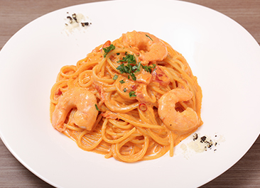 海老のトマトクリームソースパスタ
